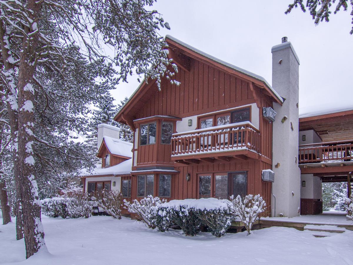 Crystal Mountain Hotel Thompsonville Exterior photo